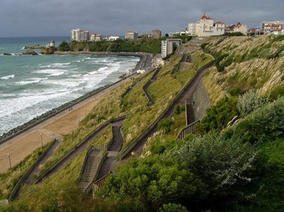 Grand promenade Ufer Pais Basco, Biarritz, Aquitaine, France, 2006.