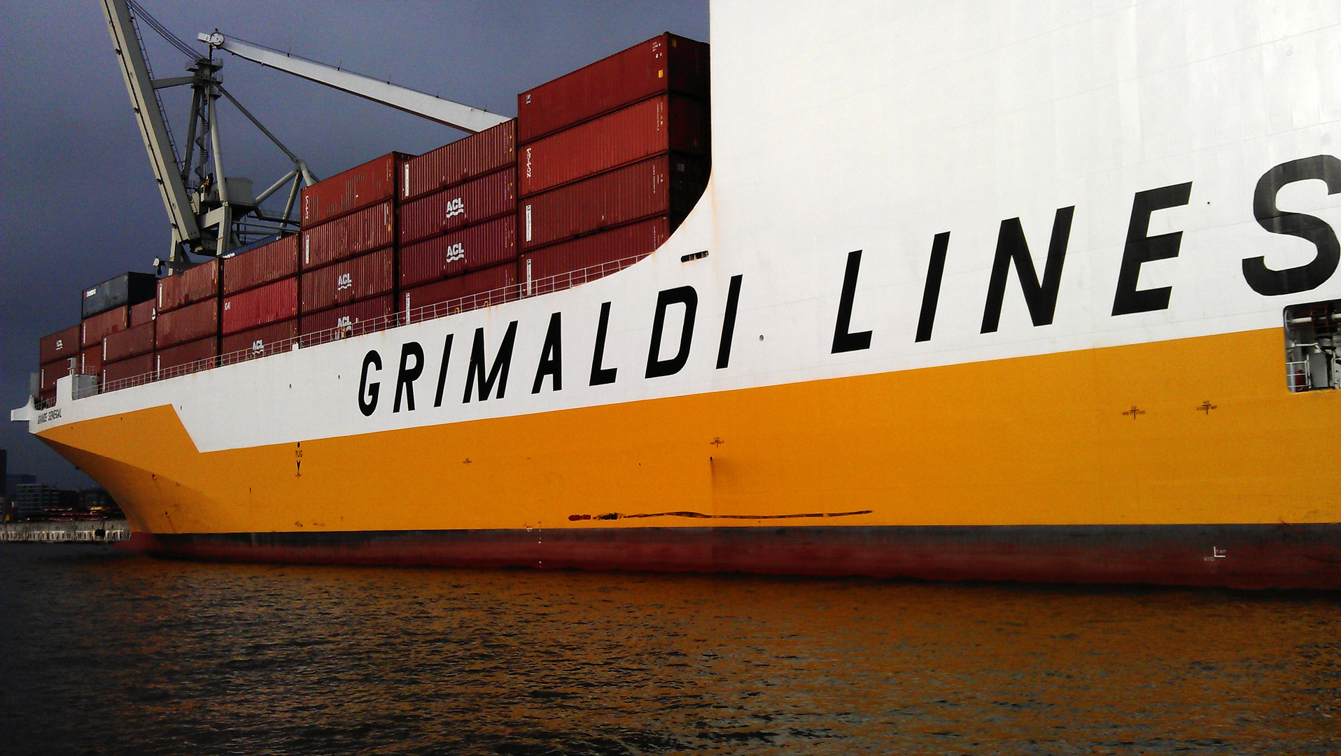 'Grande Senegal' von Grimaldi Lines...