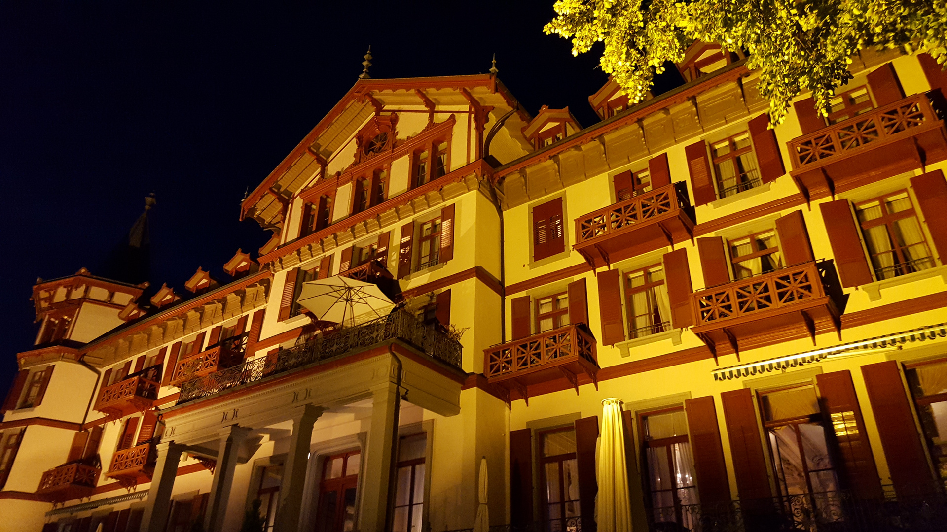 Grandhotel Giessbach bei Nacht