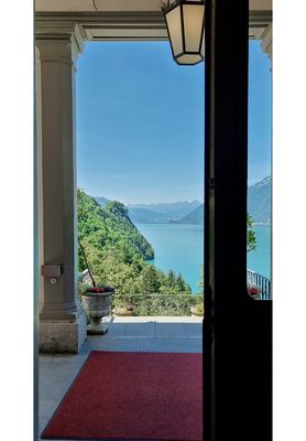 Grandhotel Giessbach, Durchblick auf den Brienzersee