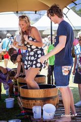 Grape stomping am Stellenbosch Wine Festival