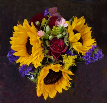 Gratulaciones   y  muchas  flores