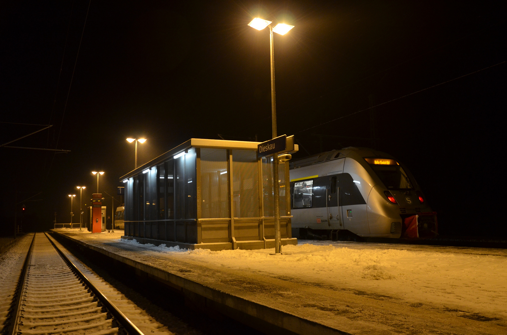 Grau in Grau kurz vor Halle