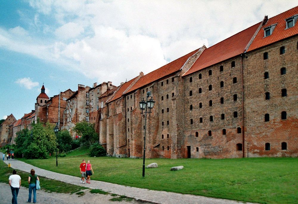 Graudenz: Speicherhäuser an der Weichsel