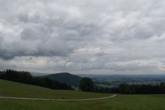 Graue Wolken auf der Sonnenalm