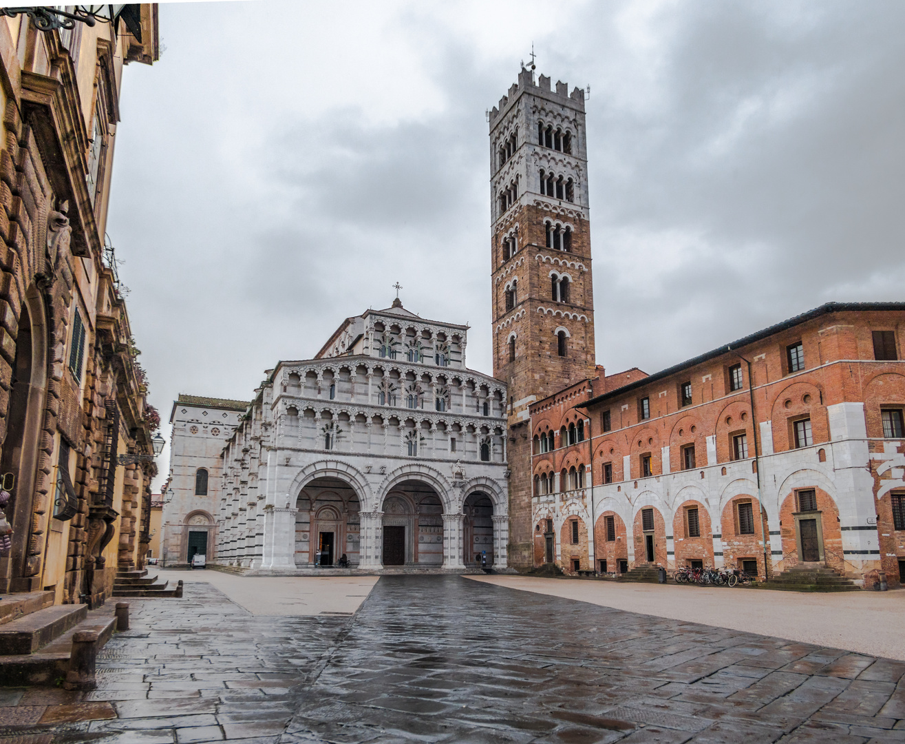 Grauer Himmel in der Toscana