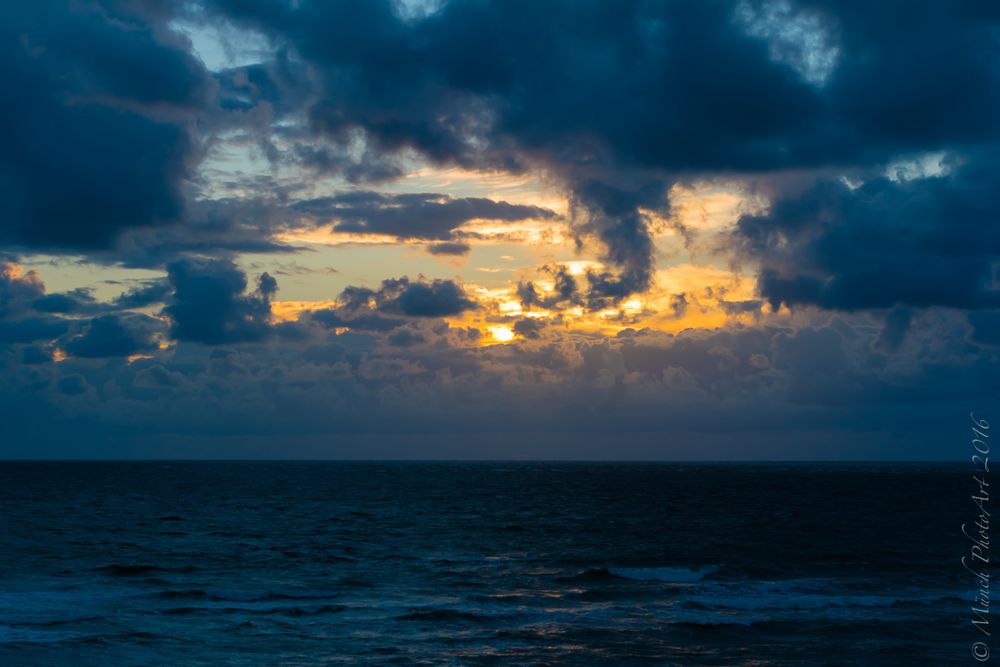 grausam schöner Sonnenuntergang