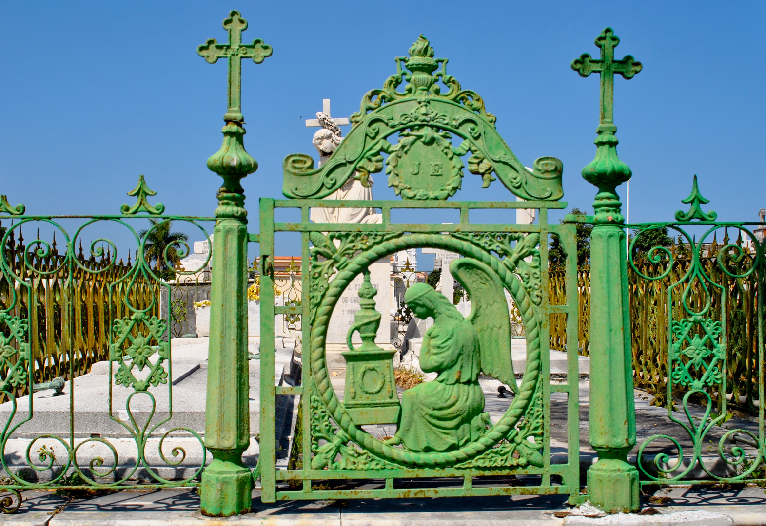 GRAVEYARD, CEMENTERIO CRISTÓBAL CÓLÓN, HAVANA