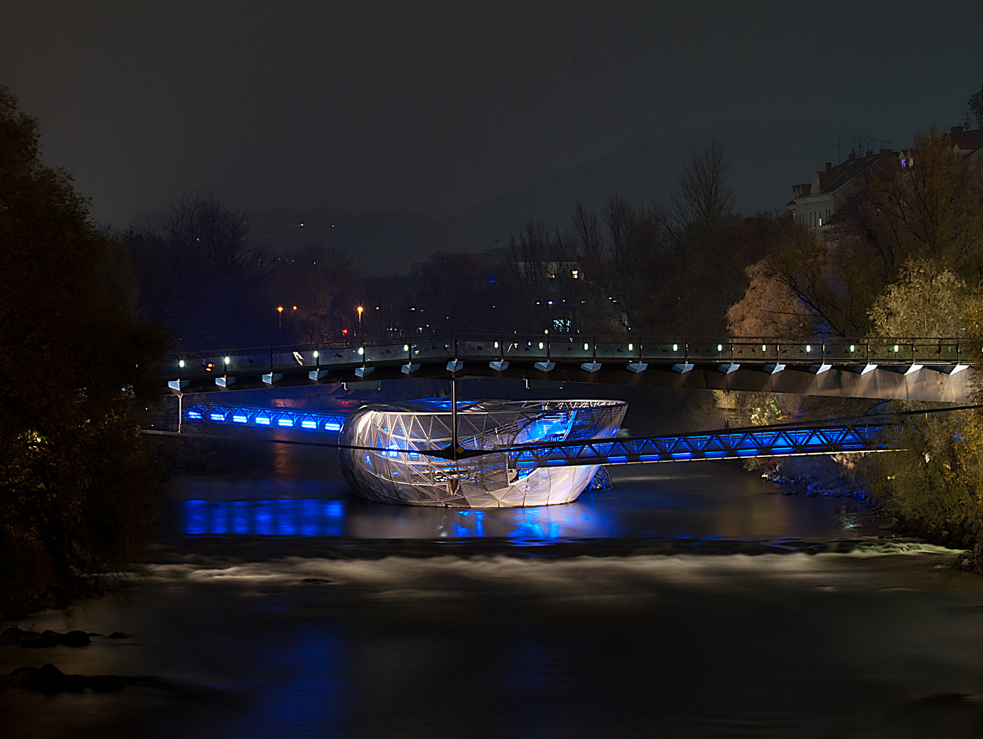 Graz at night: Murinsel