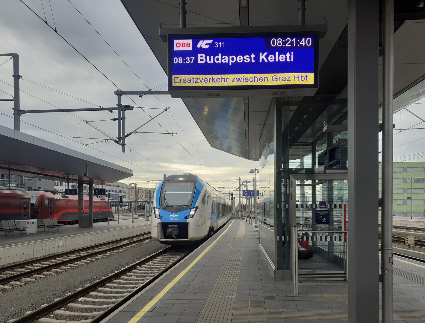 Graz Hbf 3 Stromzug aus Maribor 