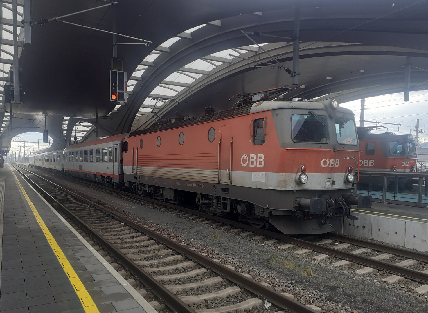 Graz Hbf IC  358 nach Wien