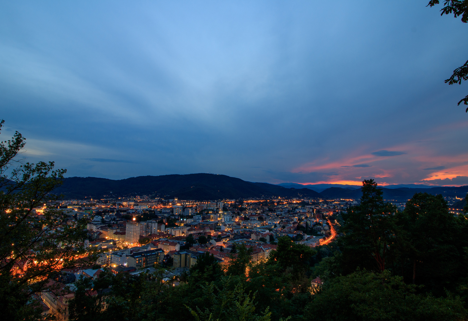 Graz in der Abendämmerung