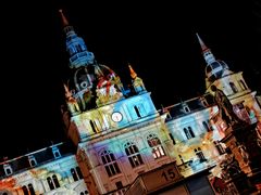 Grazer Rathaus bei Nacht