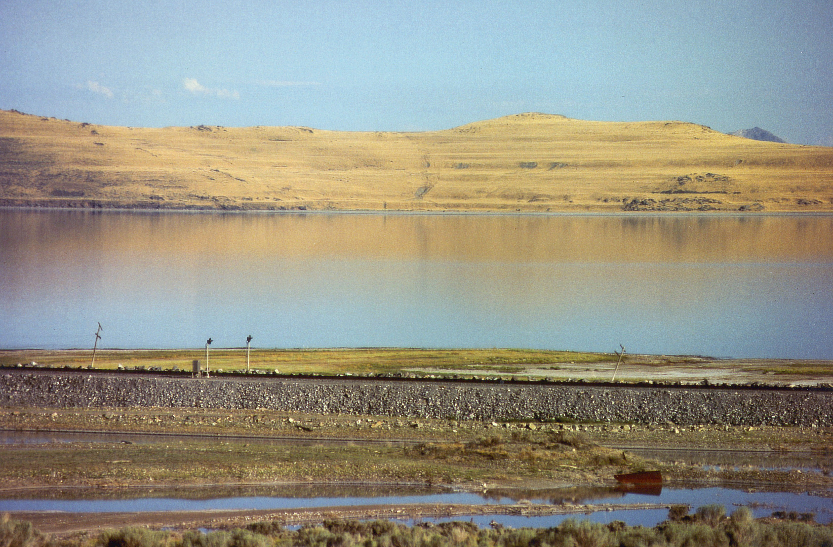 Great Salt Lake, Eisenbahndamm Lucin Cutoff, Union Pacific, UT, USA