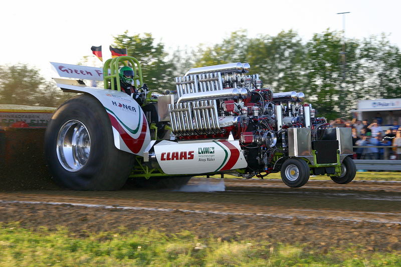 Green Fighter beim Tractor Pulling in Herning