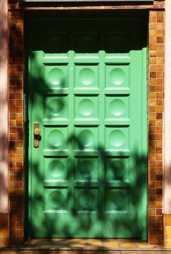 greenDoor