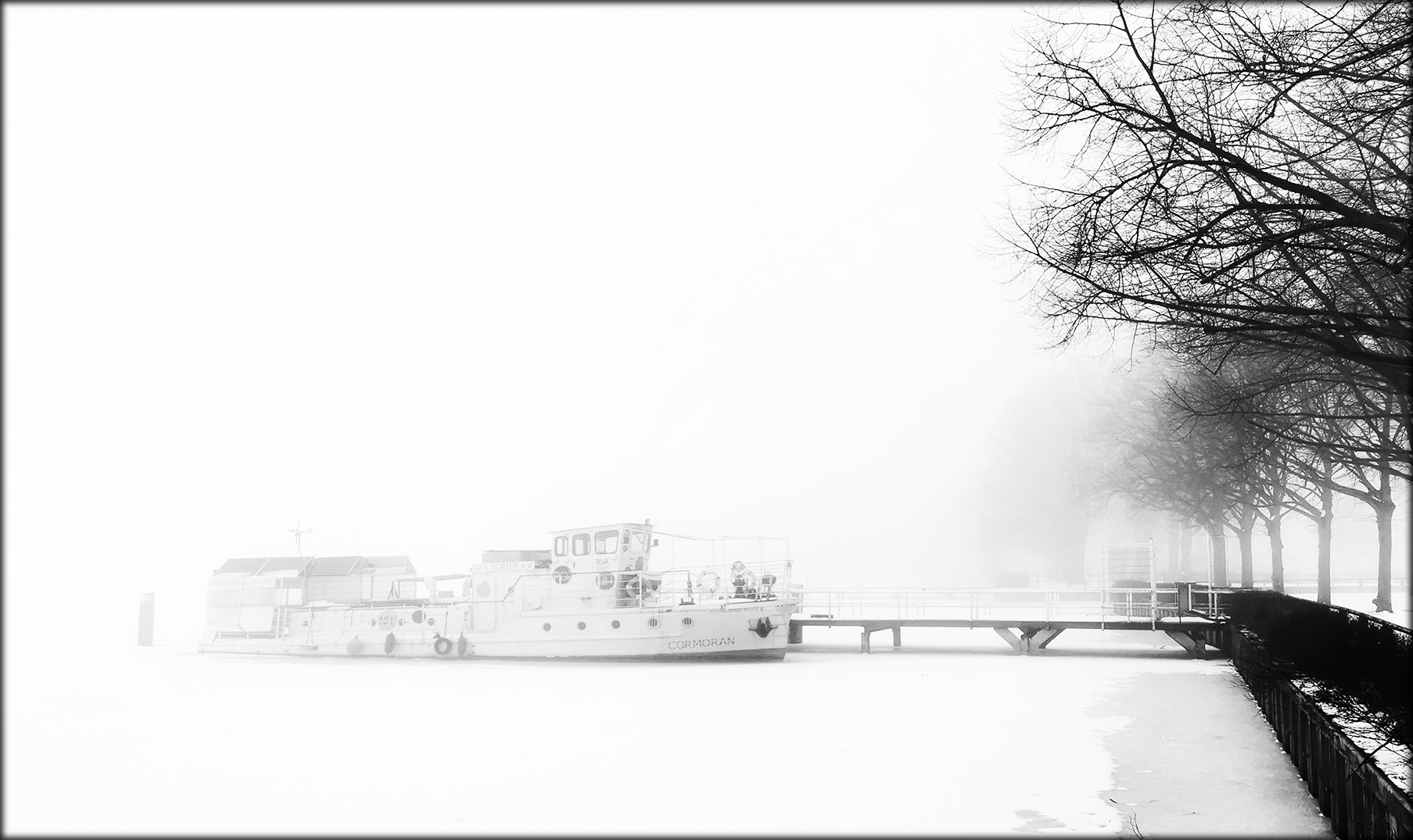 Greenwichpromenade im Nebel