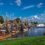 Greetsiel ... freitags sind alle Kutter im Hafen