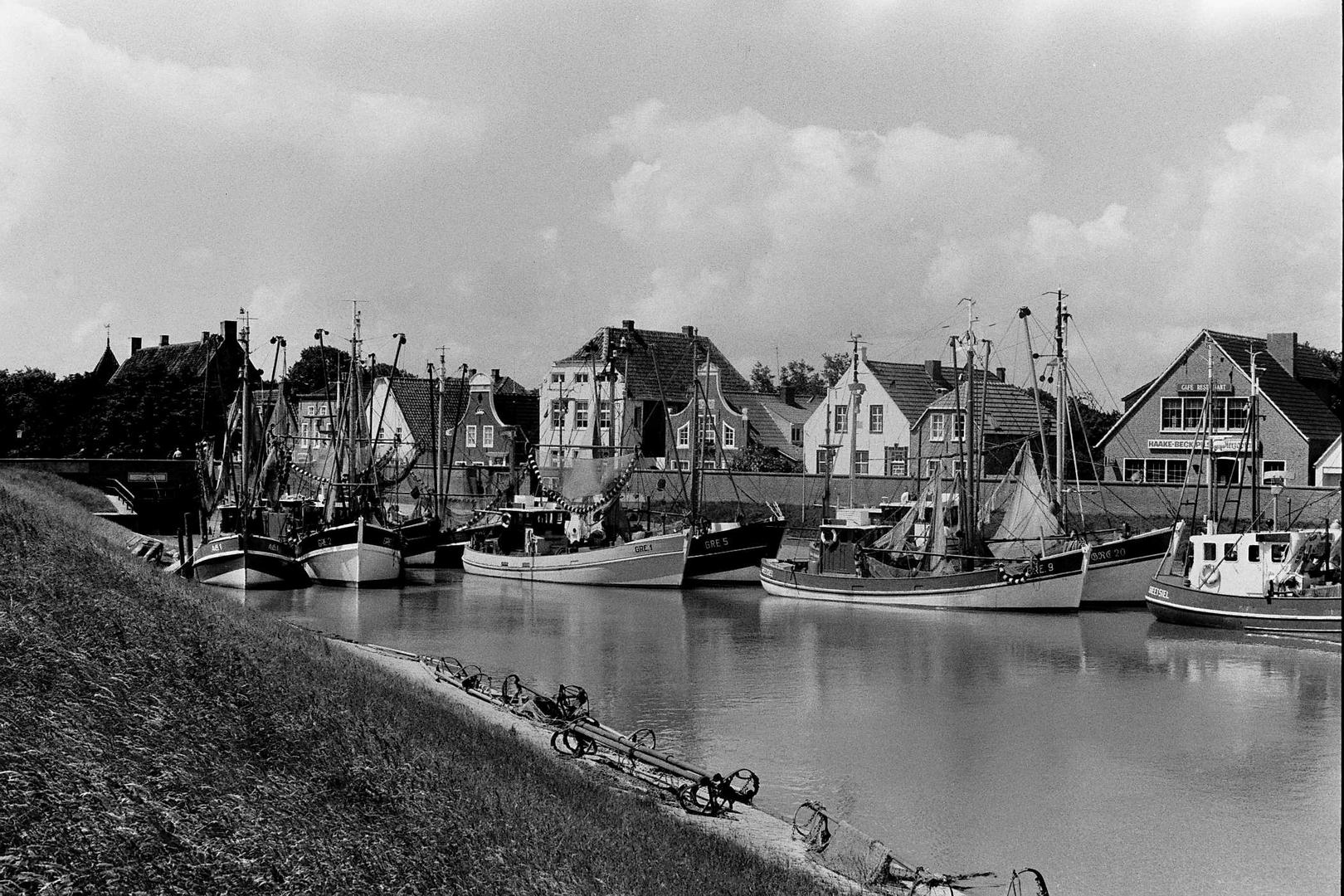 Greetsiel, Hafenansicht...... im Jahre 1976..........