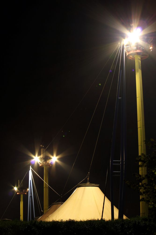 Grefrather Eisstadiondach bei Nacht