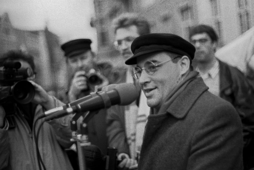 Gregor Gysi 1990 in Rostock