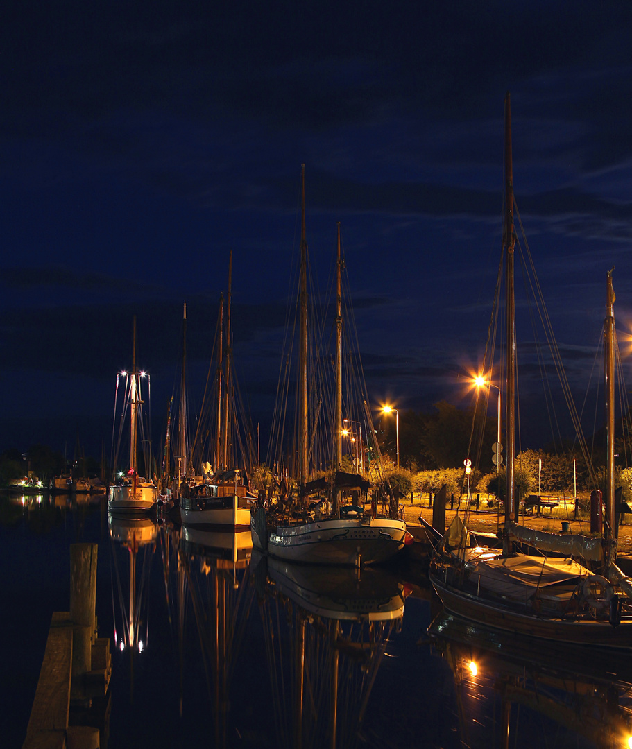 Greifswalder Hafen bei Nacht