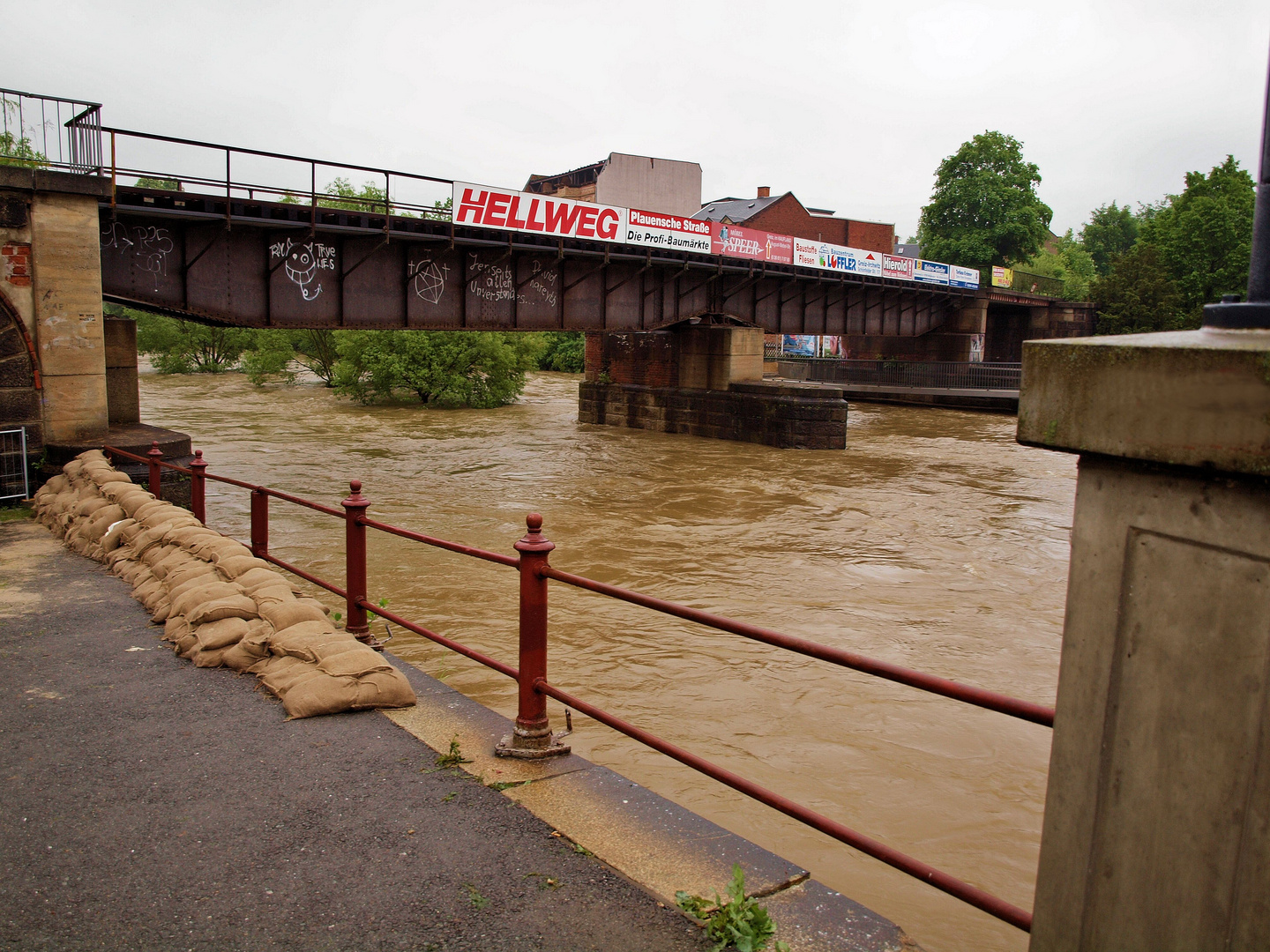 Greiz Weiße Elster mit Hochwasser