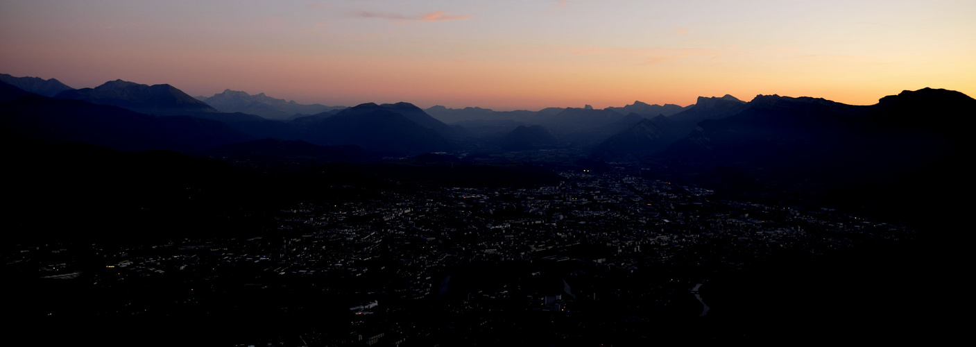 Grenoble in Black