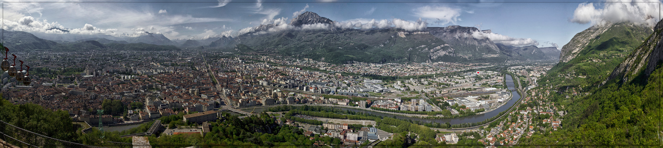 Grenoble - rechts der Seilbahn