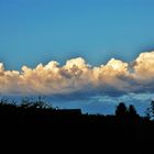 Grenze zwischen Sonne und Wolken