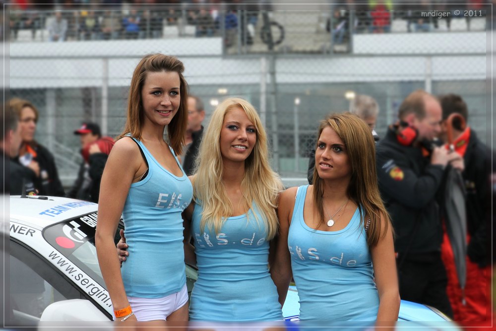 Grid Girls beim 24h Rennen Nürburgring