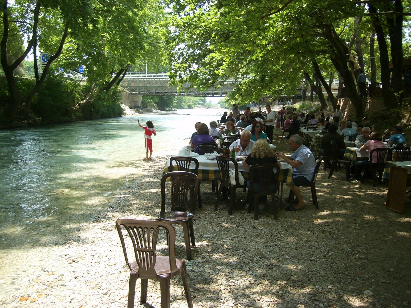 Griechenland-Urlaubsflair (der Fluss Acheron bei Glicki)
