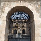 Grille d’entrée de la cour des officiers