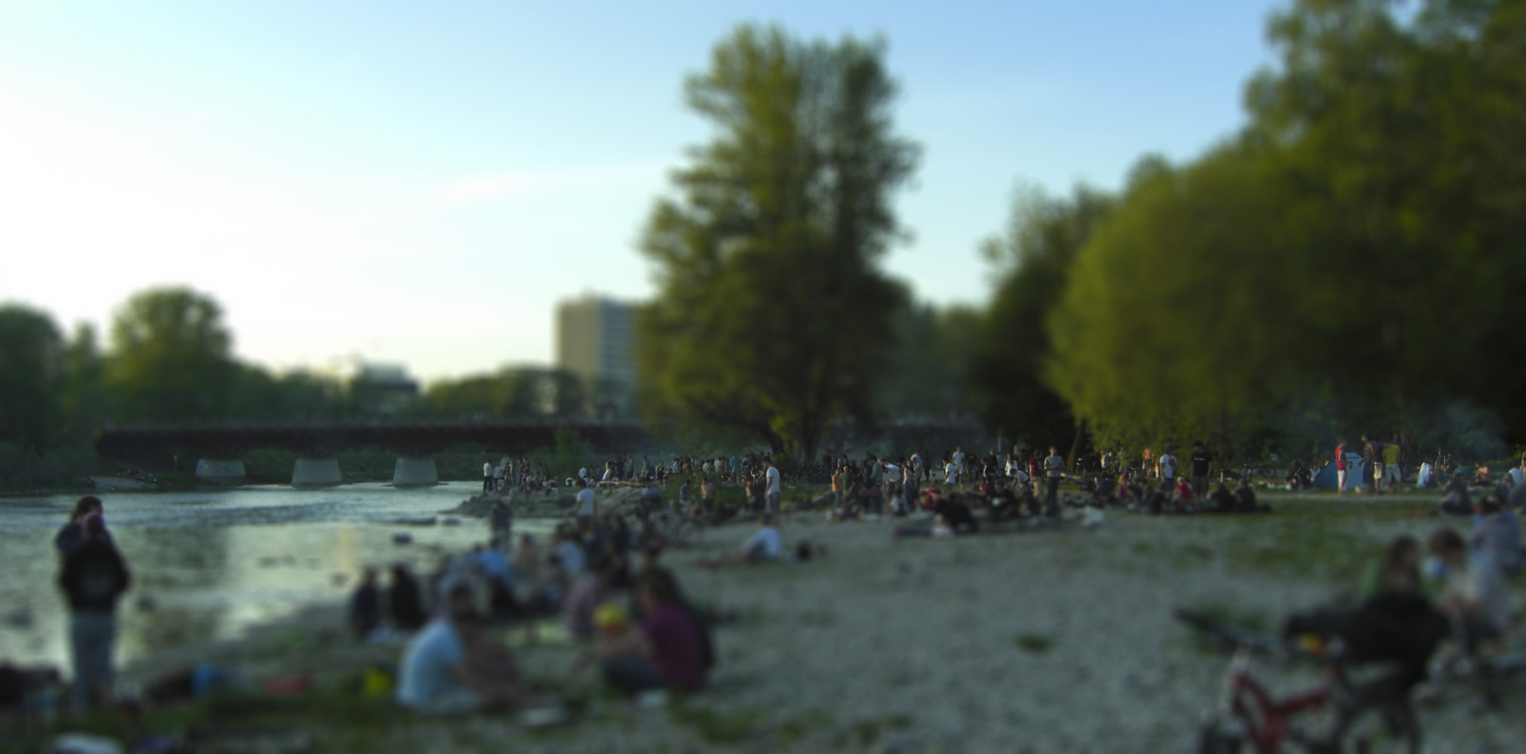 Grillen an der Isar