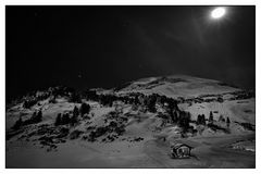 Grillitsch`s Hütte (under moon)