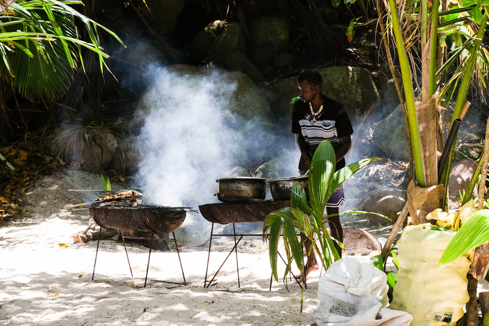 ...Grilltime @ Anse Cocos...