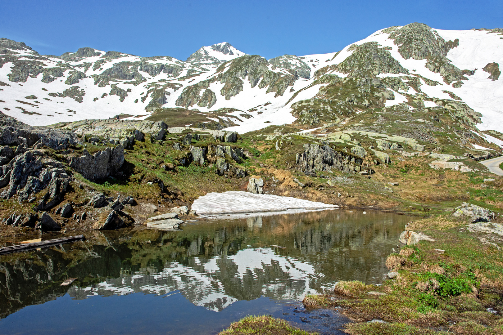 Grimselpass nach der Schneeschmelze