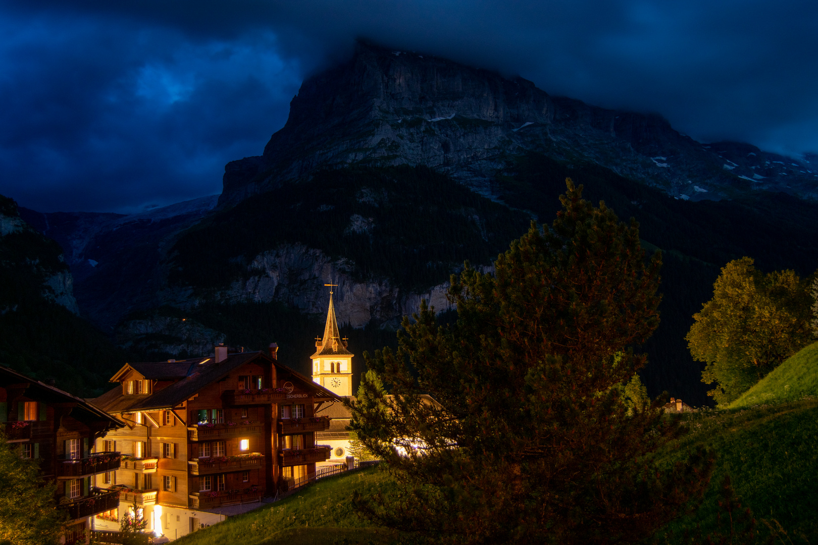 Grindelwald bei Nacht