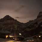 Grindelwald mit Mättenberg-Eiger bei Nacht