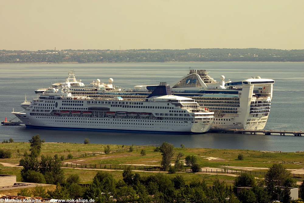 Größenvergleich der Extraklasse (Norwegian Dream und Star Princess)