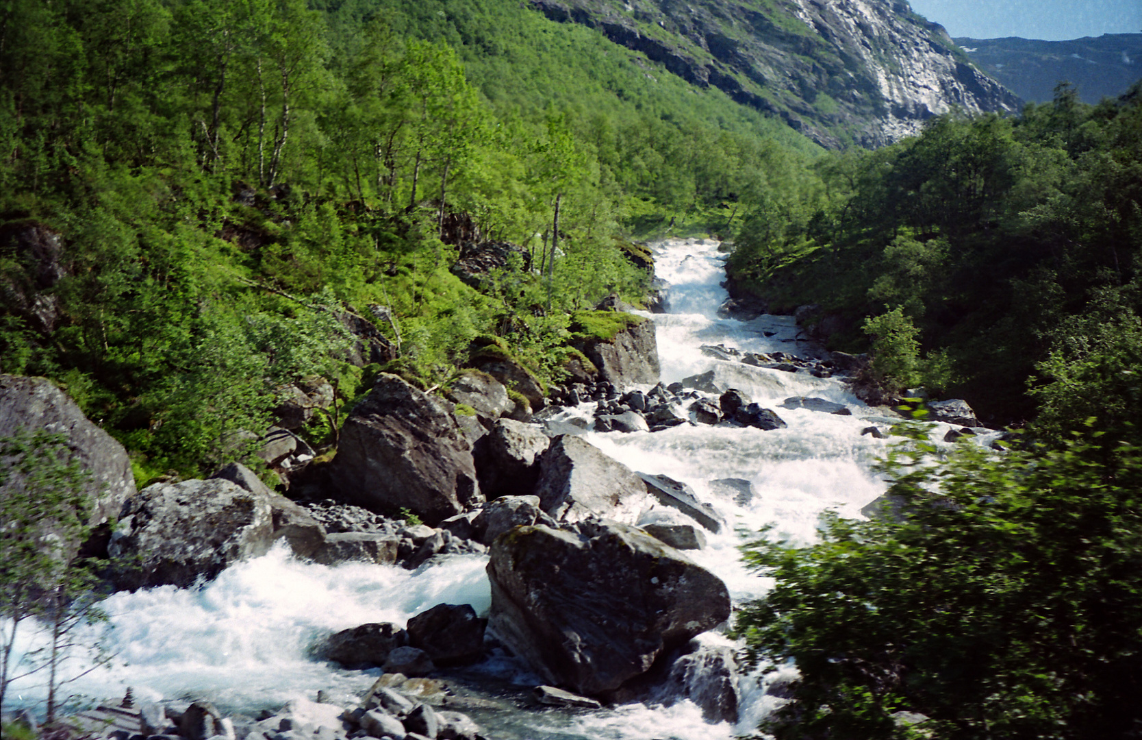 Größerer Wasserlauf