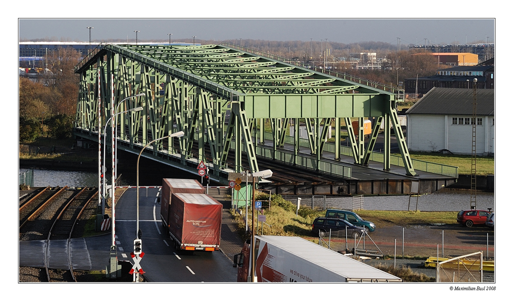 Größte Eisenbahndrehbrücke