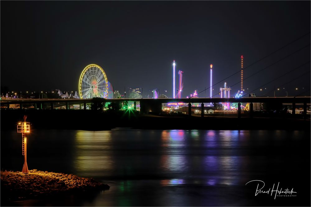 Größte Kirmes am Rhein in Düsseldorf ...