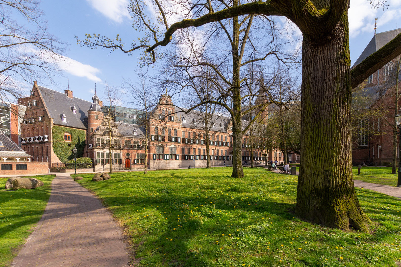 Groningen - Martinikerkhof - Provinciehuis