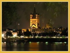 Groß St. Martin bei Nacht