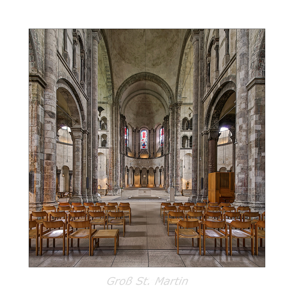 Groß St. Martin ( Köln ) " Blick durch das Mittelschiff in Richtung Altar/Ostkonche "