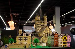 Groß St. Martin u. Altstadthäuser aus Lego