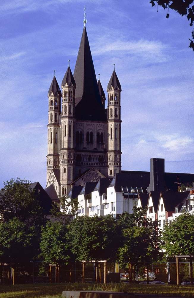 Gross St.Martin vom Rheinufer aus gesehen (1987)