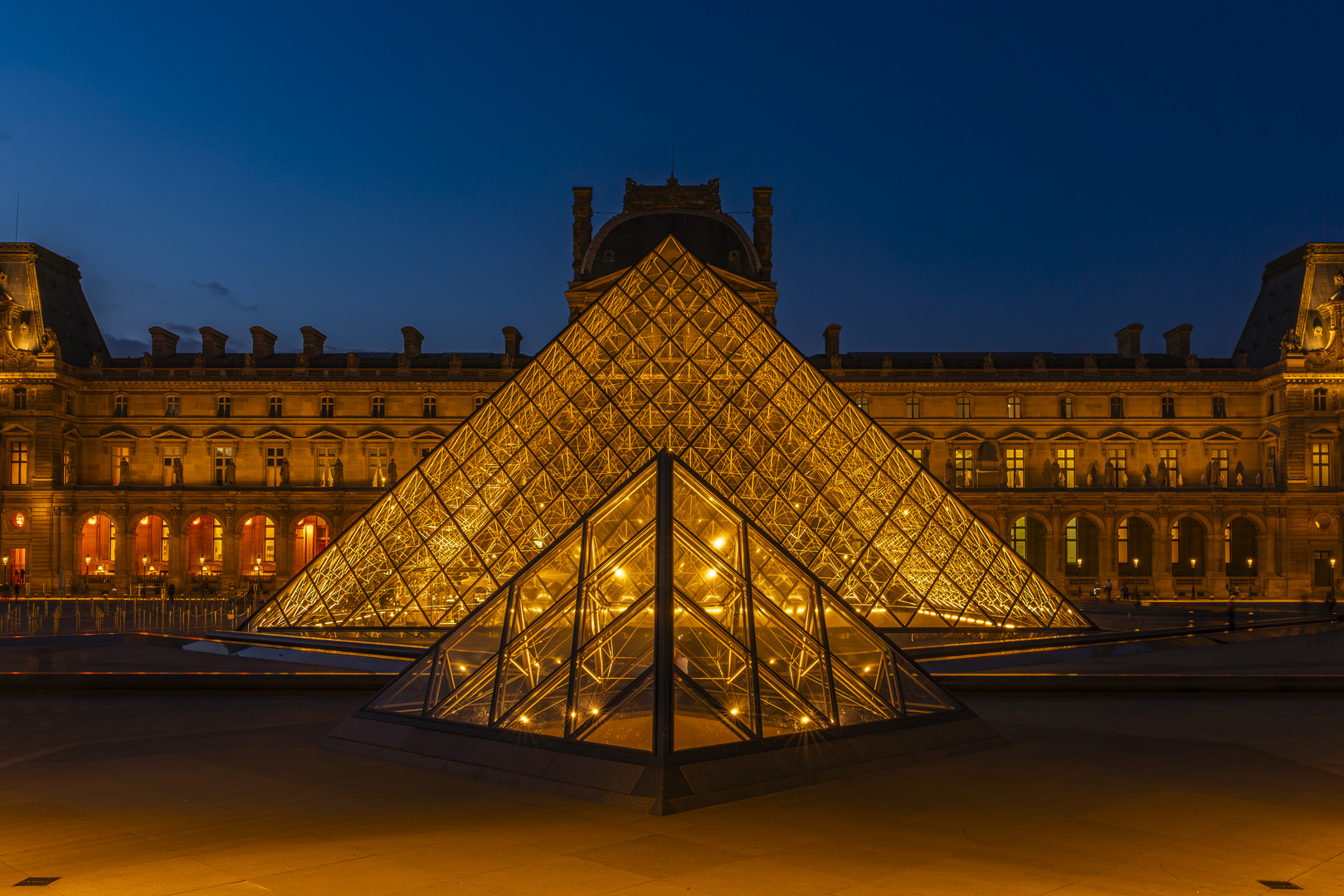 Groß und Klein beleuchtet