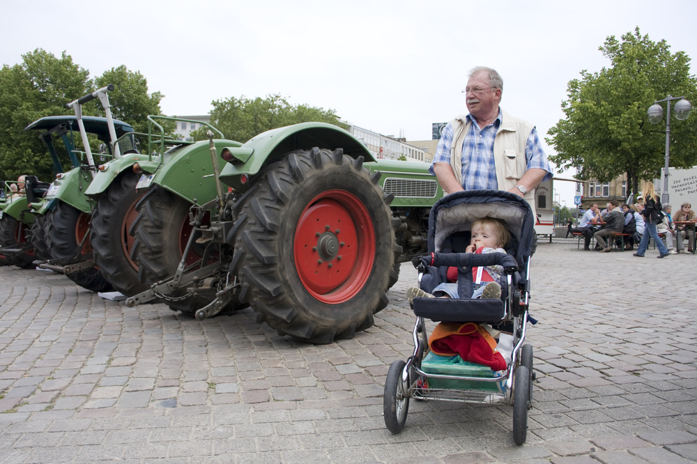 Groß- und Kleinwagen für Groß und Klein